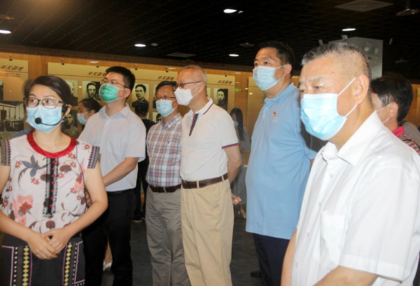 F:\2021年工作\2021年照片\20210624參觀理想照耀中國主題展覽\20210624參觀理想照耀中國主題展\官網(wǎng)用寬600\03.jpg F:\2021年工作\2021年照片\20210624參觀理想照耀中國主題展覽\20210624參觀理想照耀中國主題展\官網(wǎng)用寬600\03.jpg